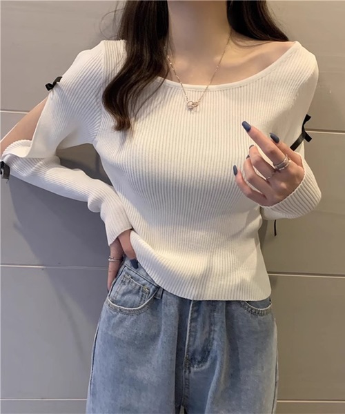 Lace Ladies(レースレディース)の「袖リボン オープンカット リブ ニット プルオーバー(Tシャツ/カットソー・レディース・ブラック/ホワイト・FREE)」の11枚目の写真