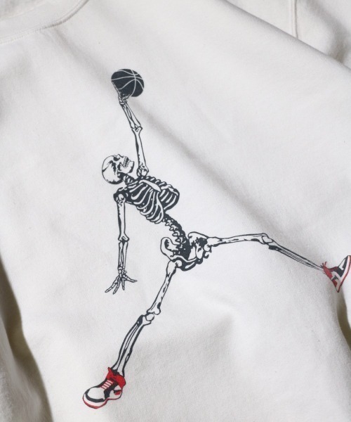 THRIFTY LOOK(スリフティールック)の「THRIFTY LOOK / スリフティールック JUMP SKULL CREW SWEAT(スウェット・メンズ・ホワイト/ブラック/アッシュグレー/レッド・SMALL/MEDIUM/LARGE/X-LARGE)」の5枚目の写真