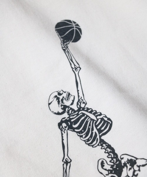 THRIFTY LOOK(スリフティールック)の「THRIFTY LOOK / スリフティールック JUMP SKULL CREW SWEAT(スウェット・メンズ・ホワイト/ブラック/アッシュグレー/レッド・SMALL/MEDIUM/LARGE/X-LARGE)」の6枚目の写真