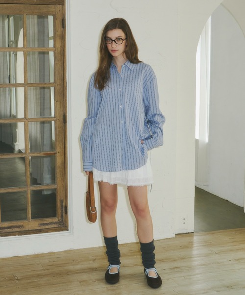 GIUNON(ジウノン)の「2way embroidery stripe shirts / 2way エンブロイダリーストライプシャツ(シャツ/ブラウス・レディース・ブルー/アイボリー・FREE)」の4枚目の写真