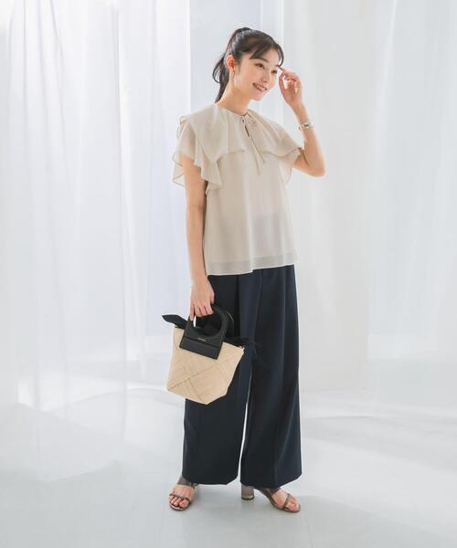 URBAN RESEARCH ROSSO WOMEN（アーバンリサーチ　ロッソ）の「イージーケアフリルブラウス（シャツ/ブラウス・レディース・レッド/オフホワイト/ブラック・FREE）」の7枚目の写真