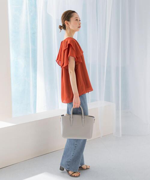 URBAN RESEARCH ROSSO WOMEN（アーバンリサーチ　ロッソ）の「イージーケアフリルブラウス（シャツ/ブラウス・レディース・レッド/オフホワイト/ブラック・FREE）」の15枚目の写真