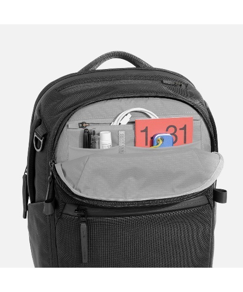 Aer（エアー）の「AER　City Pack Pro 2　/　AER-21060（バックパック/リュック・メンズ・ブラック・FREE）」の7枚目の写真