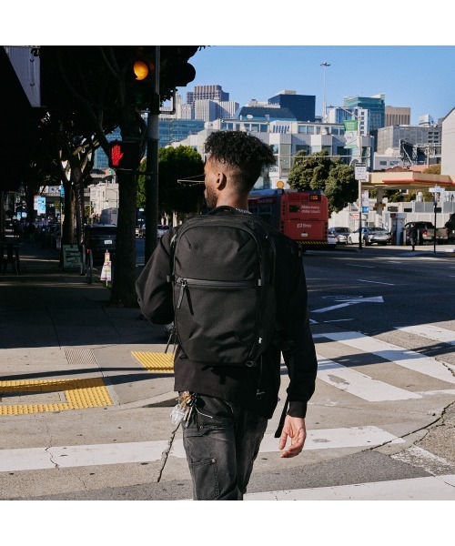 Aer（エアー）の「AER　City Pack Pro 2　/　AER-21060（バックパック/リュック・メンズ・ブラック・FREE）」の14枚目の写真