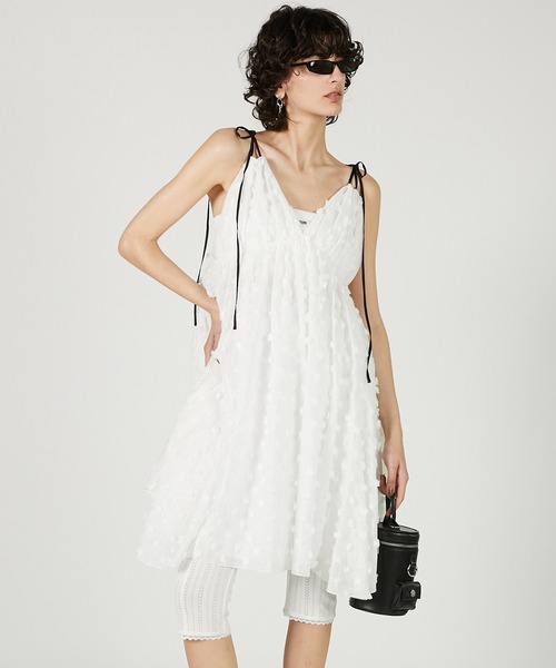 PRANK PROJECT(プランクプロジェクト)の「ポンポンボリュームキャミドレス / Pom Pom Volume Cami Dress(ドレス・レディース・ブラック/ホワイト・FREE)」の2枚目の写真