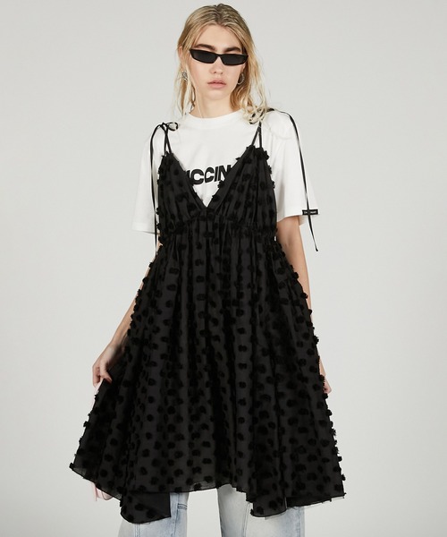 PRANK PROJECT(プランクプロジェクト)の「ポンポンボリュームキャミドレス / Pom Pom Volume Cami Dress(ドレス・レディース・ブラック/ホワイト・FREE)」の1枚目の写真