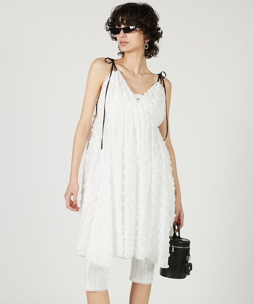 PRANK PROJECT(プランクプロジェクト)の「ポンポンボリュームキャミドレス / Pom Pom Volume Cami Dress(ドレス・レディース・ブラック/ホワイト・FREE)」の18枚目の写真