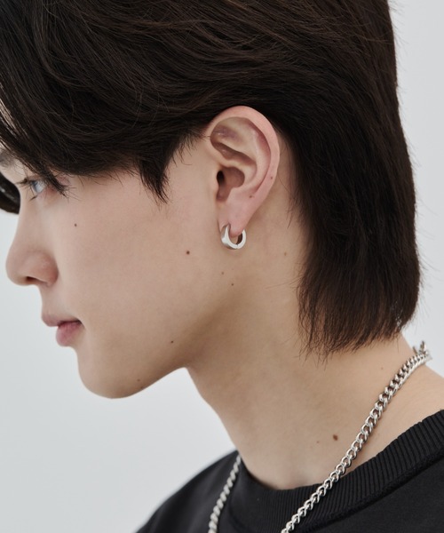 WYZ surgical stainless(ダブリューワイジィーサージカルステンレス)の「【 金属アレルギー対応 】シンプルフープピアス サージカルステンレス (両耳用) 直径13mm, 幅4mm(ピアス(両耳用)・メンズ・ゴールド/ブラック/シルバー・FREE)」の17枚目の写真
