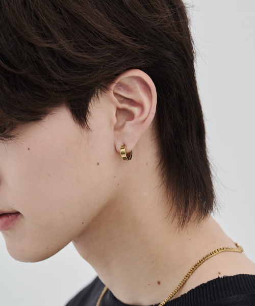 WYZ surgical stainless(ダブリューワイジィーサージカルステンレス)の「【 金属アレルギー対応 】シンプルフープピアス サージカルステンレス (両耳用) 直径13mm, 幅4mm(ピアス(両耳用)・メンズ・ゴールド/ブラック/シルバー・FREE)」の4枚目の写真
