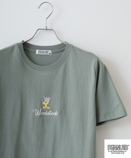 PEANUTS(ピーナッツ)の「PEAUTS ウッドストック柄 主線無し刺繍 天竺半袖Tシャツ(Tシャツ/カットソー・メンズ・ネイビー/ライトカーキ/ホワイト・LL/M/L)」の2枚目の写真