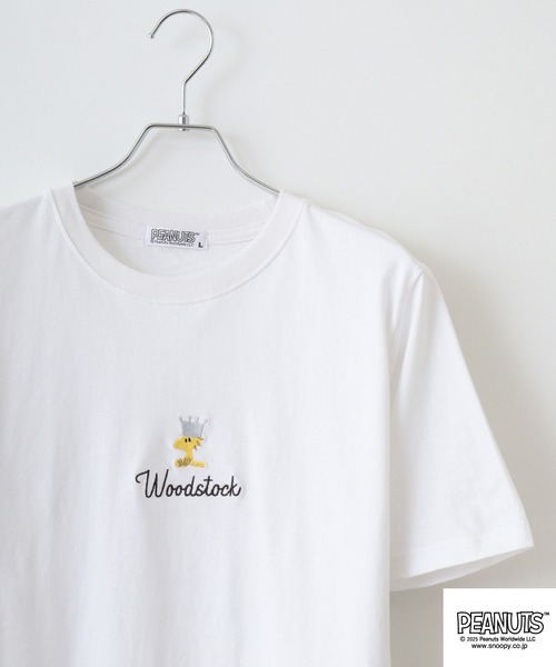 PEANUTS(ピーナッツ)の「PEAUTS ウッドストック柄 主線無し刺繍 天竺半袖Tシャツ(Tシャツ/カットソー・メンズ・ネイビー/ライトカーキ/ホワイト・LL/M/L)」の1枚目の写真