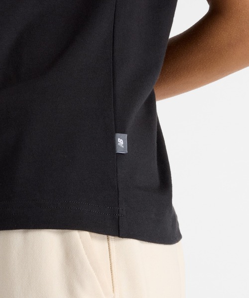 NEW BALANCE(ニューバランス)の「フラワー グラフィックショートスリーブTシャツ(Tシャツ/カットソー・レディース・ブラック/オフホワイト/ブルー・MEDIUM/LARGE/SMALL)」の12枚目の写真