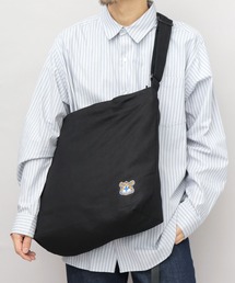 UCLA（ユーシーエルエー）の「UCLA キャンバスショルダーバッグ A4収納対応 ジョー 刺繍（ショルダーバッグ）」