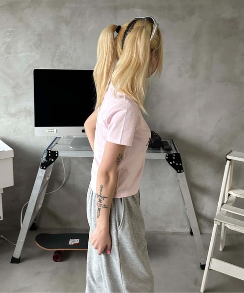 sedacle girl(セダクルガール)の「ラインストーン付きピチT(Tシャツ/カットソー・レディース・ピンク/レッド/オフホワイト/ブルー/ブラック/カモフラージュ/ドット/レオパード・SMALL/MEDIUM)」の9枚目の写真