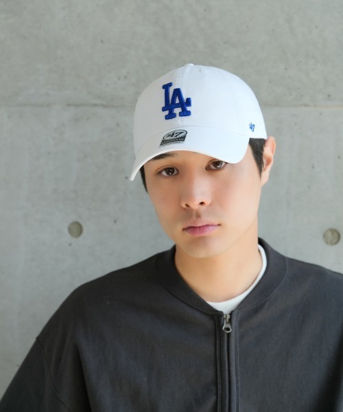 '47（フォーティーセブン）の「【'47】Dodgers '47 CLEAN UP ('47 クリーンナップ ロサンゼルス・ドジャース) / 19カラー（キャップ・メンズ・グレー系その他/ピンク系その他/ホワイト×ホワイト/ブラック×ブラック/ベージュ×ブラック/ベージュ/ネイビー×ホワイト/ネイビー/ブラック×ホワイト/ベージュ系その他/ホワイト系その他/ナチュラル/レッド系その他/モスグリーン/ダークグレー/ロイヤルブルー/グリーン系その他/ブルー系その他/アイボリー・F）」の4枚目の写真