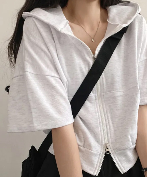 VIVID LADY（ビビッドレディー）の「夏 着回し力バツグン！ショート丈 ダブルジップパーカー 前面ポケット付き フルジップ パーカー 【半袖】 夏服（パーカー・レディース・Cream/ブラック/グレー/ネイビー/ライトグレー/ブラウン・FREE）」の3枚目の写真