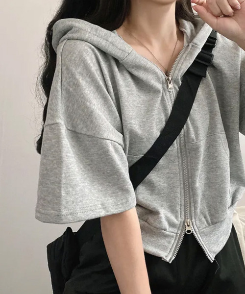 VIVID LADY（ビビッドレディー）の「夏 着回し力バツグン！ショート丈 ダブルジップパーカー 前面ポケット付き フルジップ パーカー 【半袖】 夏服（パーカー・レディース・Cream/ブラック/グレー/ネイビー/ライトグレー/ブラウン・FREE）」の9枚目の写真