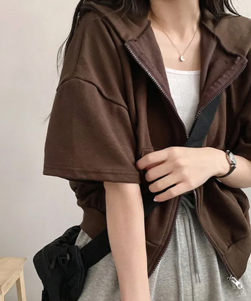 VIVID LADY（ビビッドレディー）の「夏 着回し力バツグン！ショート丈 ダブルジップパーカー 前面ポケット付き フルジップ パーカー 【半袖】 夏服（パーカー・レディース・Cream/ブラック/グレー/ネイビー/ライトグレー/ブラウン・FREE）」の17枚目の写真