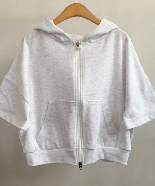 VIVID LADY（ビビッドレディー）の「夏 着回し力バツグン！ショート丈 ダブルジップパーカー 前面ポケット付き フルジップ パーカー 【半袖】 夏服（パーカー・レディース・Cream/ブラック/グレー/ネイビー/ライトグレー/ブラウン・FREE）」の15枚目の写真