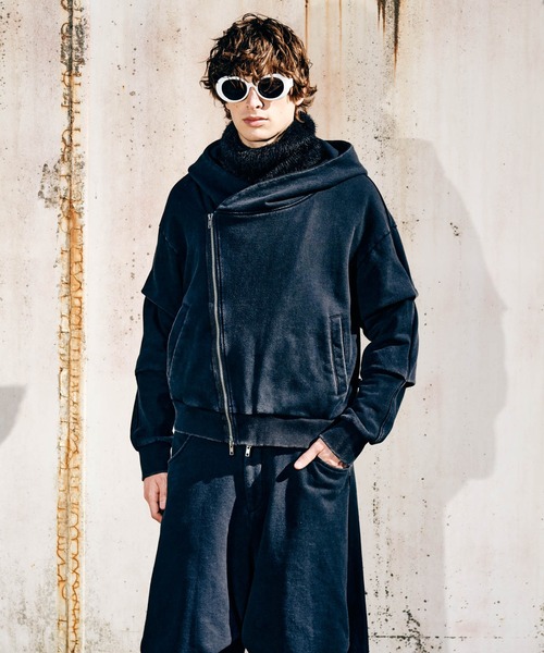 glamb（グラム）の「Distorted Riders Hoodie / ディストーテッドライダースフーディ（パーカー・メンズ・グレー/ブラック・S/M/L）」の13枚目の写真