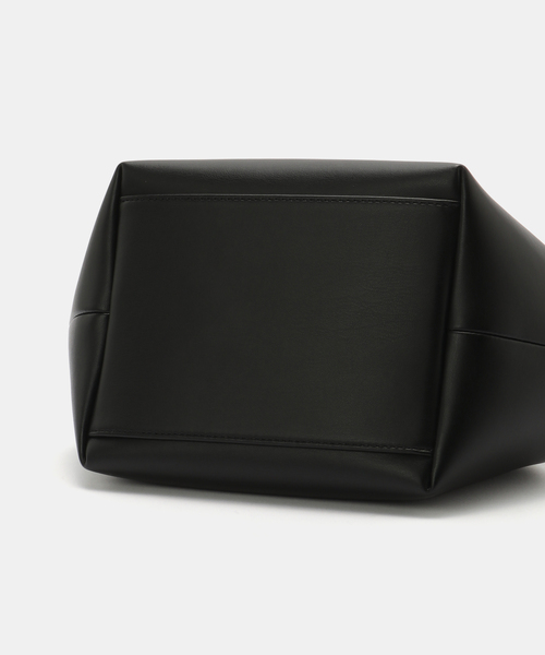 U by SPICK&SPAN(ユーバイスピックアンドスパン)の「GANNI/ ガニー Ganni Bou Bag Small(ショルダーバッグ・レディース・ブラック/ベージュ・FREE)」の14枚目の写真