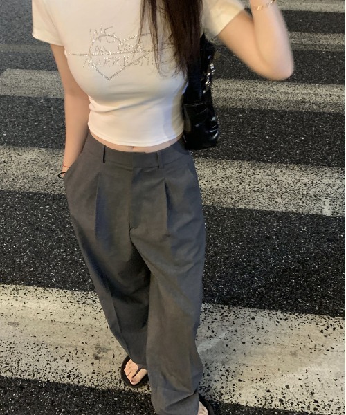 WEGO(ウィゴー)の「WEGO/ラインストーンコンパクトトップス/Tシャツ(Tシャツ/カットソー・レディース・ブラック/ホワイト・MEDIUM/SMALL)」の6枚目の写真