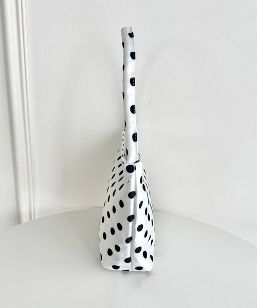 Loueme(ルエム)の「【500mlペットボトル対応】ドット柄ミニトートバッグ(ハンドバッグ・レディース・ホワイト/ブラック・FREE)」の18枚目の写真