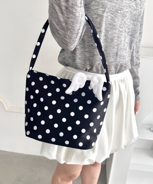 Loueme(ルエム)の「【500mlペットボトル対応】ドット柄ミニトートバッグ(ハンドバッグ・レディース・ホワイト/ブラック・FREE)」の9枚目の写真