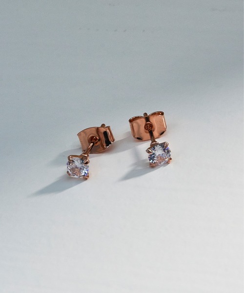 MAISON BREEZE(メゾンブリーズ)の「【MAISON BREEZE】ピアス ニッケルフリー 4mm 4本爪 キュービックジルコニア ポストピアス OSWY(ピアス(両耳用)・レディース・ゴールド/ピンク/シルバー・FREE)」の2枚目の写真