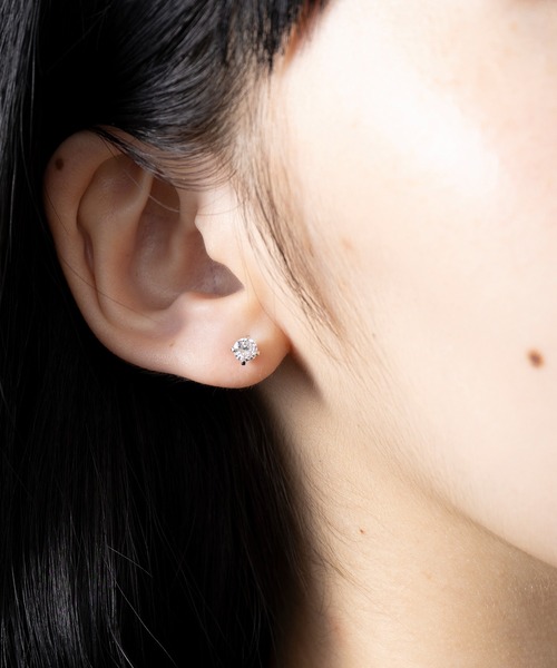 MAISON BREEZE(メゾンブリーズ)の「【MAISON BREEZE】ピアス ニッケルフリー 4mm 4本爪 キュービックジルコニア ポストピアス OSWY(ピアス(両耳用)・レディース・ゴールド/ピンク/シルバー・FREE)」の1枚目の写真