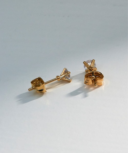 MAISON BREEZE(メゾンブリーズ)の「【MAISON BREEZE】ピアス ニッケルフリー 4mm 4本爪 キュービックジルコニア ポストピアス OSWY(ピアス(両耳用)・レディース・ゴールド/ピンク/シルバー・FREE)」の5枚目の写真