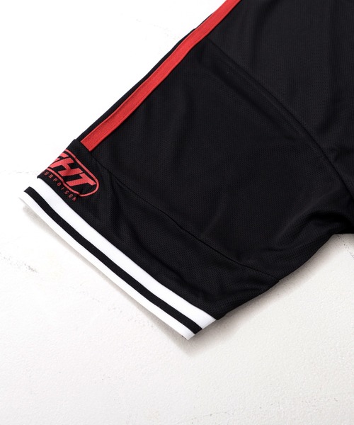 Revo.（レボ）の「オーバーサイズ サッカー ユニフォームデザイン ポロ襟 半袖Tシャツ ナンバリング ストライプ カモフラ ゲームシャツ（Tシャツ/カットソー・メンズ・ネイビー/ホワイト/レッド/レッド系その他/グリーン系カモフラージュ/グレー系カモフラージュ/ホワイト×ブルー/ブラック・M/L）」の18枚目の写真