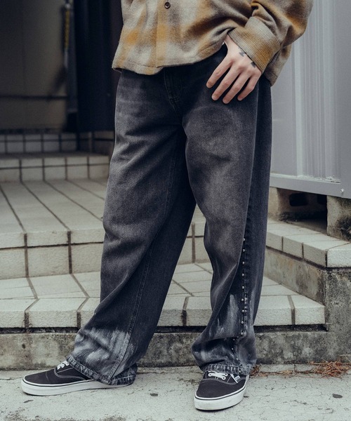 Subciety（サブサエティ）の「Studs denim pants（デニムパンツ・メンズ・インディゴブルー/ブラック・X-LARGE/LARGE/MEDIUM/SMALL）」の3枚目の写真