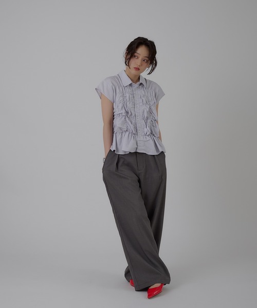 MUHET（ミュエータ）の「gather design blouse / ギャザーデザインブラウス（シャツ/ブラウス・レディース・オフホワイト/ブラック/ライトブルー・FREE）」の15枚目の写真