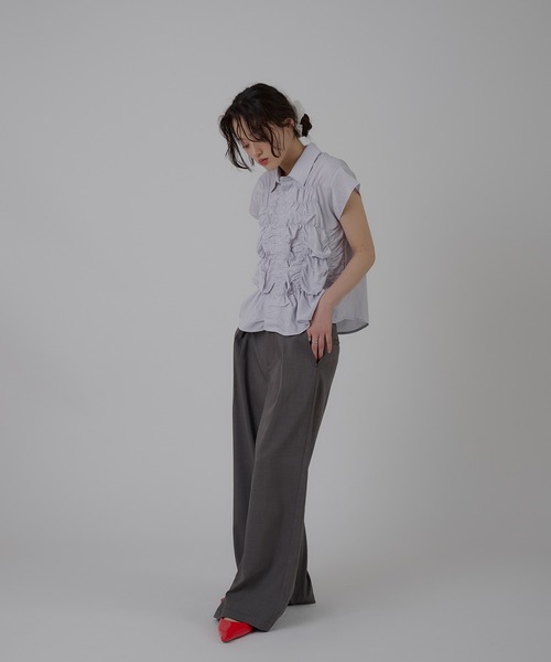 MUHET（ミュエータ）の「gather design blouse / ギャザーデザインブラウス（シャツ/ブラウス・レディース・オフホワイト/ブラック/ライトブルー・FREE）」の16枚目の写真