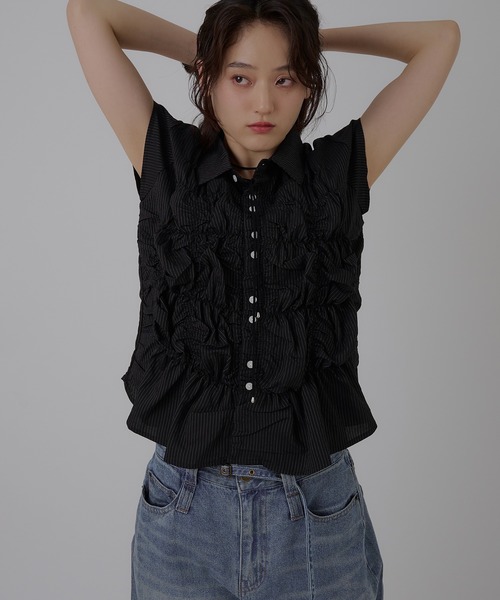 MUHET（ミュエータ）の「gather design blouse / ギャザーデザインブラウス（シャツ/ブラウス・レディース・オフホワイト/ブラック/ライトブルー・FREE）」の4枚目の写真