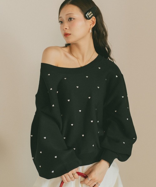VANNIE U(ヴァニーユー)の「ハート刺繍ニットプルオーバー(ニット/セーター・レディース・ブラック/アイボリー・FREE)」の12枚目の写真