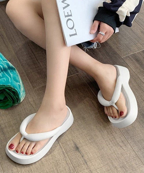 VIBGYOR(ヴィブジョー)の「厚底フラットトングサンダル / シンプルで履きやすいボリュームソール(CZ)(サンダル・レディース・アイボリー/ライトブルー/ブラック・MEDIUM/LARGE)」の15枚目の写真