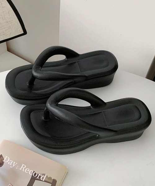 VIBGYOR(ヴィブジョー)の「厚底フラットトングサンダル / シンプルで履きやすいボリュームソール(CZ)(サンダル・レディース・アイボリー/ライトブルー/ブラック・MEDIUM/LARGE)」の7枚目の写真