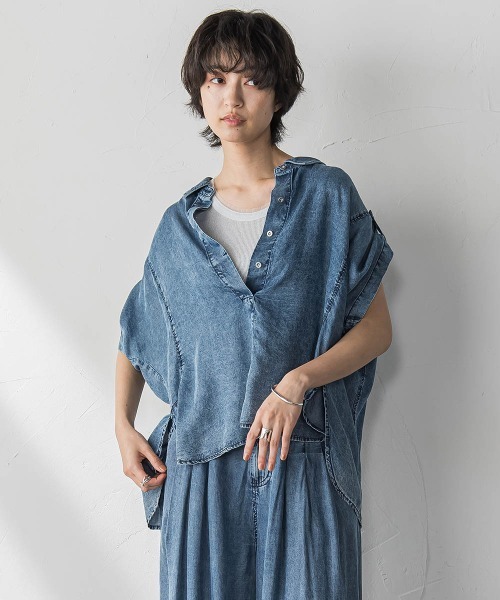 MAYSON GREY(メイソングレイ)の「バイオシルクデニムブラウス≪洗濯機で洗える≫(シャツ/ブラウス・レディース・ネイビー/ブルー・M)」の2枚目の写真