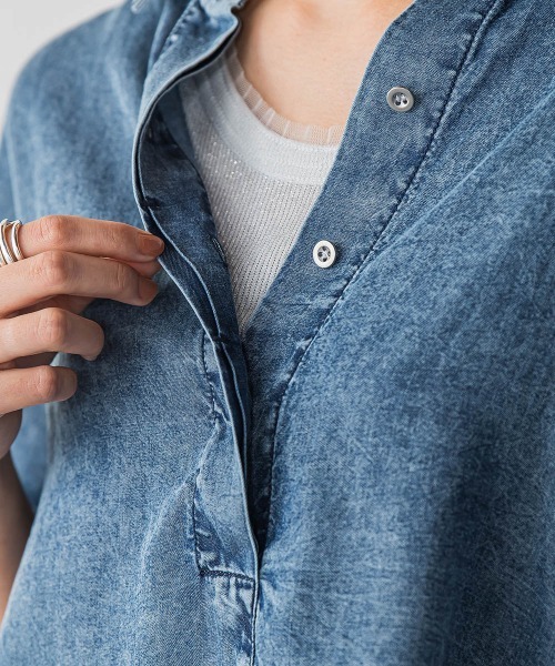 MAYSON GREY(メイソングレイ)の「バイオシルクデニムブラウス≪洗濯機で洗える≫(シャツ/ブラウス・レディース・ネイビー/ブルー・M)」の11枚目の写真
