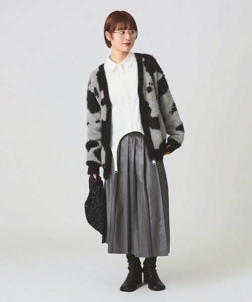 Ray BEAMS（レイビームス）の「レザーライクプリーツ スカート（スカート・レディース・ブラック/グレー・0/1）」の3枚目の写真