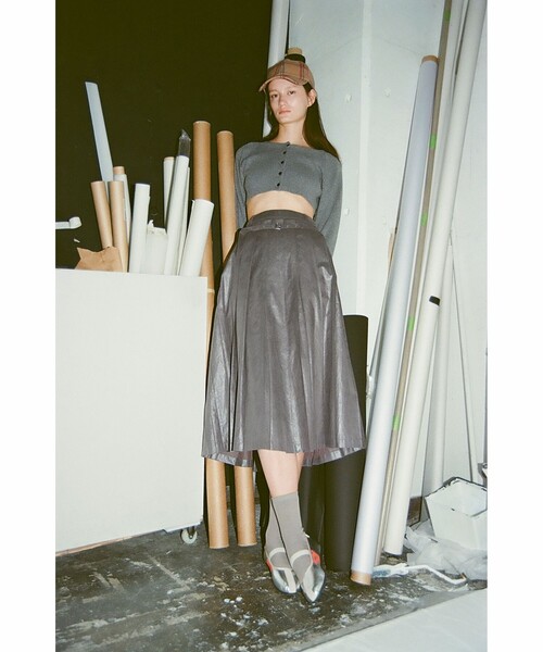 Ray BEAMS（レイビームス）の「レザーライクプリーツ スカート（スカート・レディース・ブラック/グレー・0/1）」の11枚目の写真