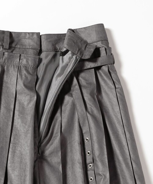 Ray BEAMS（レイビームス）の「レザーライクプリーツ スカート（スカート・レディース・ブラック/グレー・0/1）」の21枚目の写真