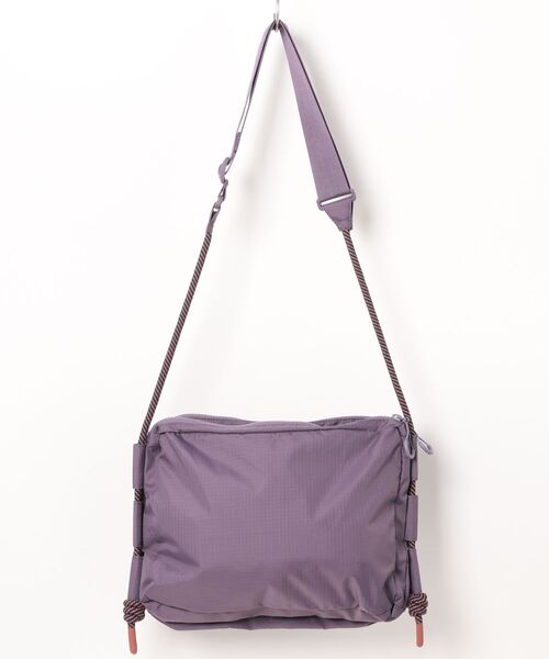 HUNTER(ハンター)の「トラベル リップストップ リサイクル ナイロン サコッシュ(ボディバッグ/ウエストポーチ・レディース・イエロー/パープル・ONE)」の12枚目の写真