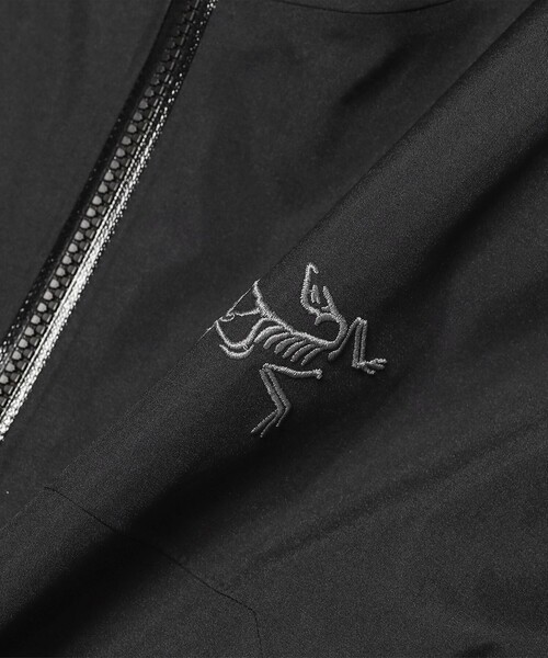 ARC'TERYX（アークテリクス）の「ARC’TERYX / Beta Jacket（ブルゾン・メンズ・ネイビー/ブラック・LARGE/X-LARGE/SMALL/MEDIUM/XX-LARGE）」の8枚目の写真