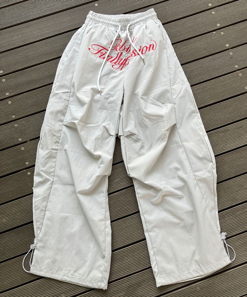 GLAMOROUS JANE（グラマラスジェーン）の「フロント刺繍ナイロンイージーパンツ（その他パンツ・レディース・グレー/ネイビー・L/M）」の7枚目の写真