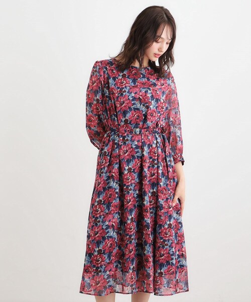 LAURA ASHLEY（ローラアシュレイ）の「【WEB限定カラーあり／洗える／同柄アイテムあり】ケラウェイ柄 ドビーワンピース（ワンピース・レディース・ネイビー系7/レッド系1/オレンジ系1・38/40）」の2枚目の写真