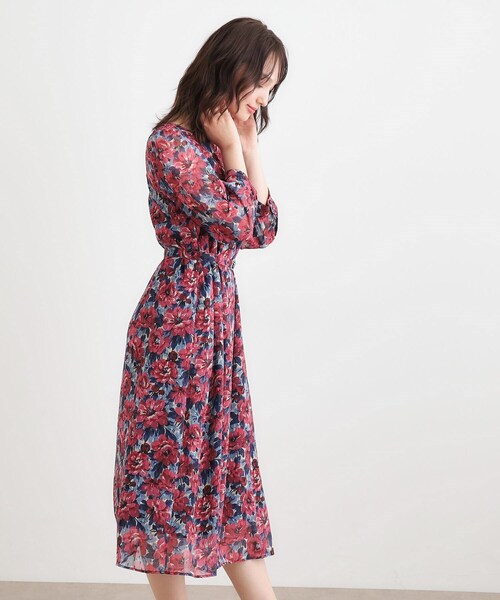 LAURA ASHLEY（ローラアシュレイ）の「【WEB限定カラーあり／洗える／同柄アイテムあり】ケラウェイ柄 ドビーワンピース（ワンピース・レディース・ネイビー系7/レッド系1/オレンジ系1・38/40）」の4枚目の写真