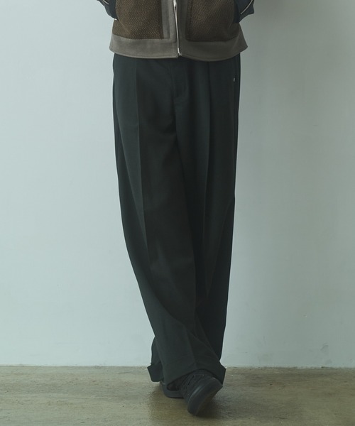 PHILTHEORY（フィルセオリー）の「Double belt slacks / ダブルベルトスラックス（スラックス・メンズ・グリーン/ブラック・3/1/2）」の2枚目の写真